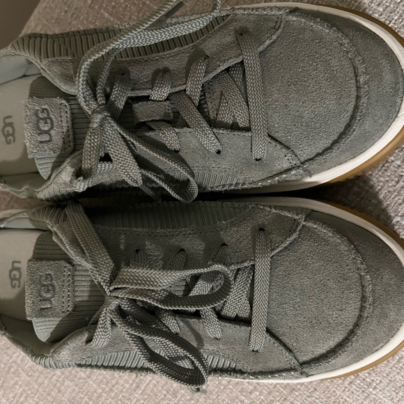 UGG Women's Green Suede Sneakers SZ 11 - Picture 2 of 7